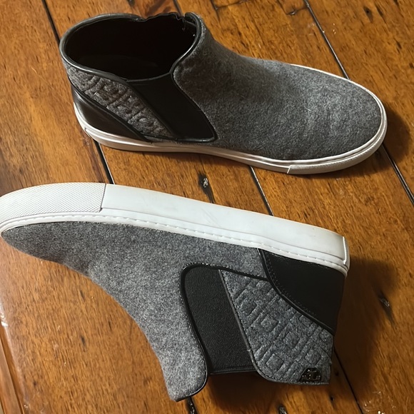 Tory Burch mid top sneakers in grey and black, size 8 - Picture 4 of 8